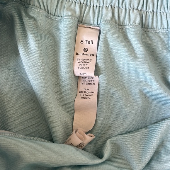 Lululemon 4” Hotty Hot Shorts - Picture 3 of 3